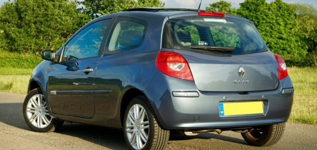Comment remplacer les injecteurs sur RENAULT CLIO 3 1.5 dCi 86 CV ?